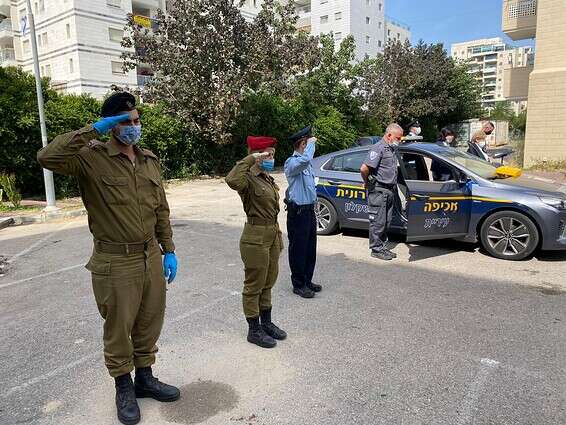 הצדעת השיטור העירוני באשקלון לשורדים // צילום: דוברות עיריית אשקלון